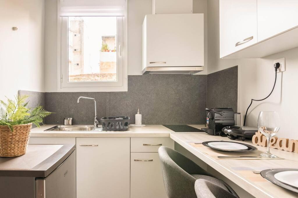Stylish And Central Apt Near Acropolis - Avdi Square Athene Buitenkant foto